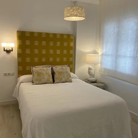 Piso En Castillo Sohail Lägenhet